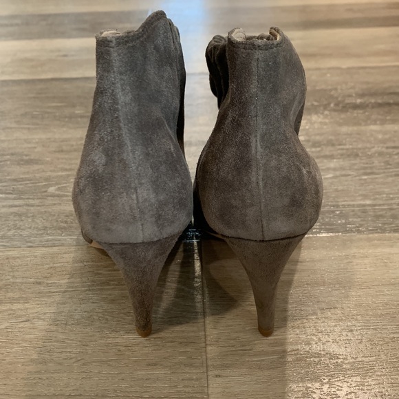 Loeffler Randall gray suede ankle booties women’s 6 - Picture 4 of 6
